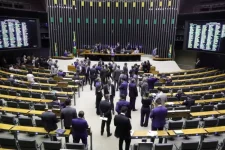 deputados-aprovam-texto-base-do-2o-projeto-da-reforma-tributaria;-especialista-analisa-mudancas