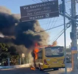 barricadas-e-incendios-criminosos-provocam-caos-no-transito-de-florianopolis