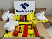 receita-federal-apreende-97-kg-de-maconha-e-3-kg-de-cocaina-em-transportadora-na-bahia