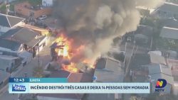 incendio-destroi-casas-em-ilhota-e-deixa-14-pessoas-desabrigadas