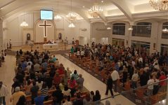 familiares-e-amigos-participam-de-missa-em-homenagem-a-comissaria-de-ribeirao-preto,-sp,-que-morreu-em-desastre-aereo