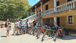 dia-nacional-do-ciclista:-ato-por-seguranca-no-transito-pede-implantacao-de-ciclovia-em-fernando-de-noronha