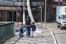 clima-de-deserto:-cidade-de-sp-registra-12%-de-umidade-relativa-do-ar,-e-defesa-civil-decreta-estado-de-alerta-nesta-segunda