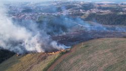 incendio-atinge-fazendas-e-leva-8-horas-para-ser-contido-em-itapeva