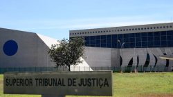 stj-aplica-entendimento-do-stf-sobre-porte-de-maconha-e-extingue-condenacao