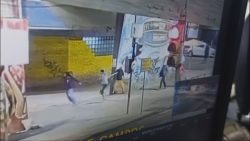 familia-de-turistas-marroquinos-e-assaltada-e-agredida-em-porto-alegre,-diz-guarda-municipal;-video