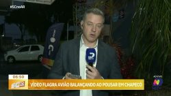 video-flagra-aviao-balancando-ao-pousar-em-chapeco-durante-fortes-rajadas-de-vento