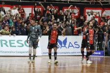 ‘os-playoffs-comecam-agora’:-jec-futsal-enfrenta-a-melhor-defesa-da-liga-nacional