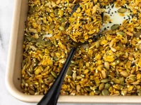 granola-salgada?-aprenda-a-fazer-em-casa-e-deixe-qualquer-comida-mais-crocante