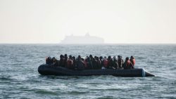 reino-unido-planeja-aumentar-consideravelmente-as-repatriacoes-de-imigrantes