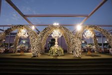 video-mostra-construcao-da-estrutura-do-casamento-de-r$-4-milhoes-organizado-em-dois-meses:-‘era-um-pasto-so-com-mato’