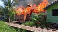 casa-e-completamente-destruida-por-incendio-em-cidade-no-marajo