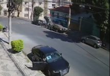 video:-mulher-perde-controle-da-direcao,-bate-em-muro-de-casa-e-morre