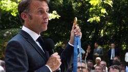 emmanuel-macron-afirma-que-paris-24-mostrou-“a-verdadeira-cara-da-franca”