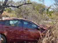 carro-atravessa-a-pista-e-bate-de-frente-com-outro-veiculo-na-br-251-em-francisco-sa