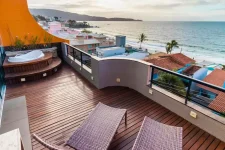 airbnb-bombinhas:-6-apartamentos-para-alugar-com-vista-para-o-mar