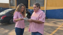 suellen-rosim,-candidata-a-reeleicao-em-bauru,-conversa-com-motoristas-no-cruzamento-da-avenida-rodrigues-alves-com-a-rua-aureliano-cardia