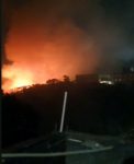 incendio-em-vegetacao-coloca-residencias-em-risco-no-bairro-tupi-b