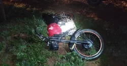 motociclista-que-nao-usava-capacete-morre-apos-colidir-contra-poste-em-sc