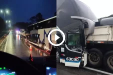 br-101:-grave-acidente-entre-onibus-e-caminhao-mata-uma-pessoa-e-deixa-outras-13-feridas-em-sc