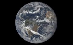 fumaca-sobre-o-brasil-e-vista-a-1,5-milhao-de-quilometros-da-terra;-veja-foto-da-nasa