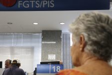 ate-quando-pode-sacar-o-abono-salarial-pis-pasep-2024?-saiba-quem-tem-direito