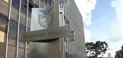 professora-e-denunciada-por-assedio-contra-aluna-de-13-anos-no-parana