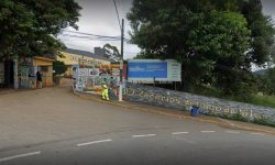 diretora-e-afastada-do-cargo-por-suspender-aula-sem-aviso-previo-apos-fumaca-invadir-escola-em-cotia,-na-grande-sp