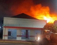 incendio-atinge-escritorio,-estabelecimento-comercial-e-casa-de-idoso,-em-tupi-paulista