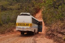 justica-obriga-regularizacao-de-transporte-escolar-apos-alunos-ficarem-12-horas-fora-de-casa-em-zona-rural-de-mt