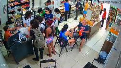 cameras-de-seguranca-flagram-mulher-furtando-celulares-de-estudantes-em-panificadora-no-bairro-santissimo,-em-santarem