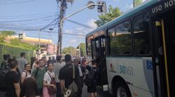 homem-cai-de-moto-e-e-atropelado-por-onibus-em-fortaleza