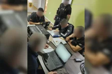 mandados-de-busca-e-apreensao-sao-cumpridos-em-operacao-contra-pornografia-infantil-em-sc